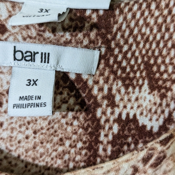 A two-piece animal print jacket and dress set - Picture 2 of 7